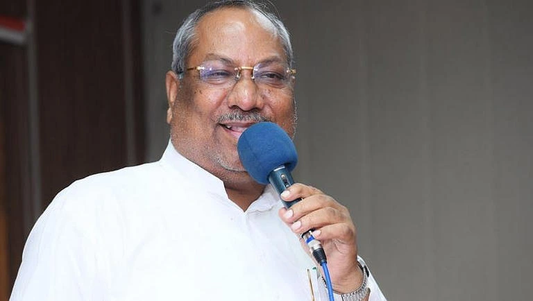 Sanjay Nishad defended Nitish Kumar